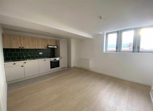 Appartement à louer    4 pièces •  Armentières