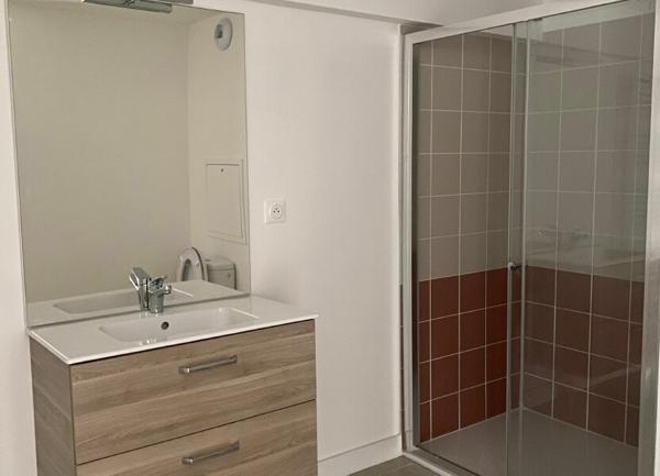Appartement à louer    4 pièces •  Armentières