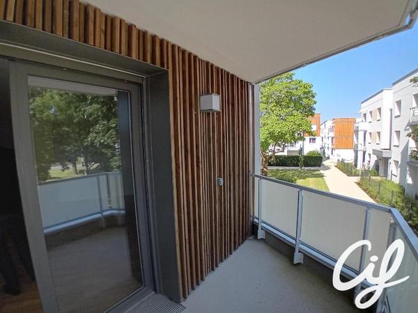 Appartement T3 MONT ST AIGNAN - 67.61 m2  890 Euros