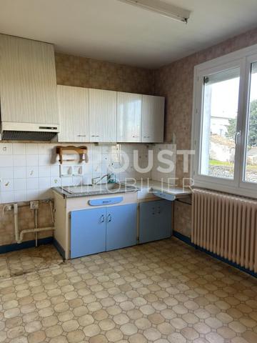 En exclusivité niort maison avec garage et jardin à rénover.