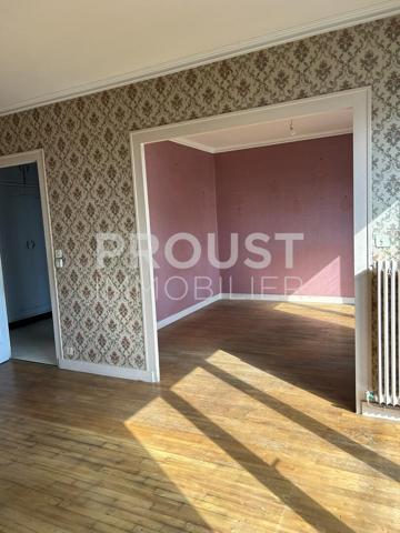 En exclusivité niort maison avec garage et jardin à rénover.