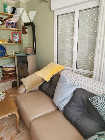 Une maison d'habitation AVEC JARDIN