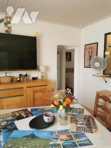 Une maison d'habitation AVEC JARDIN