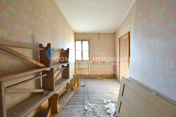 Appartement
                                                                                                                                                                                                                                                                                                                        9 pièce(s)                                                                                                                                                                                                                                                                                                                              117  m²