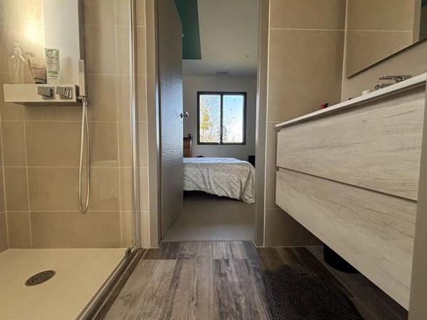 Vente                                                      Maison
                        
                     4 pièces                      100 m2                     à Casteljaloux