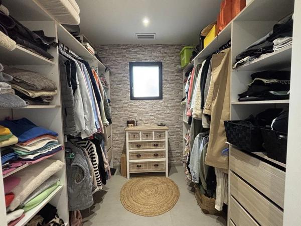 Vente                                                      Maison
                        
                     4 pièces                      100 m2                     à Casteljaloux