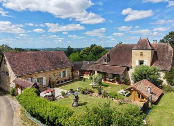 Maison ancienne - Gourdon EXCLUSIVITE - Cadre de vie paisible pour cette belle et spacieuse Propriété sur 1ha7 paysagers