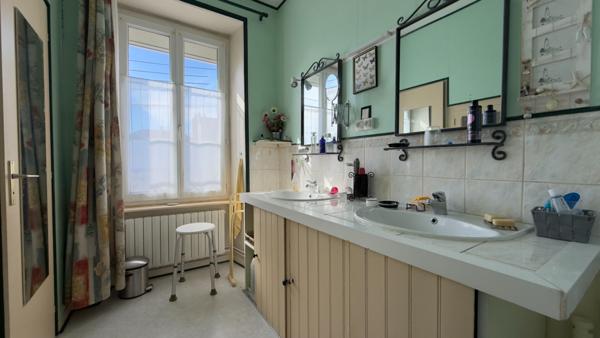 Maison La Roche Sur Yon 6 pièce(s) 140 m2- QUARTIER DE LA GARE