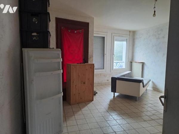 A VENDRE à REZE TRENTEMOULT - Immeuble avec commerce et habitation de 205 m² env.