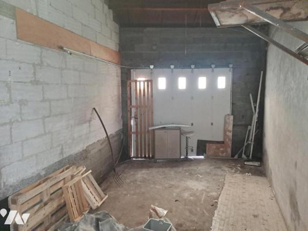 A VENDRE à REZE TRENTEMOULT - Immeuble avec commerce et habitation de 205 m² env.