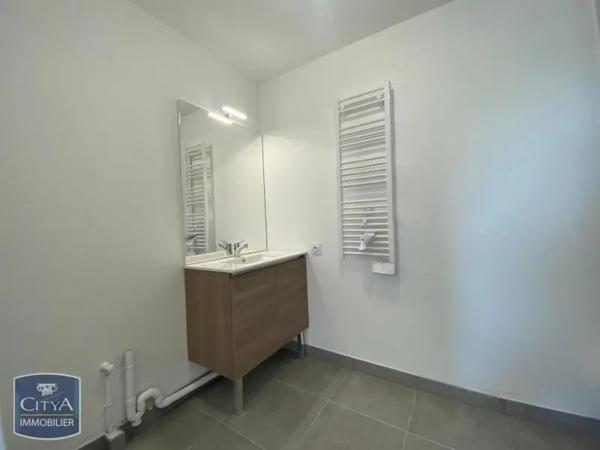 Appartement à louer 3 pièces 59.9m² Monteux (84170)