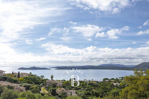 Sainte-Lucie-de-Porto-Vecchio, Villa 4 Chambres -  353 m² à vendre