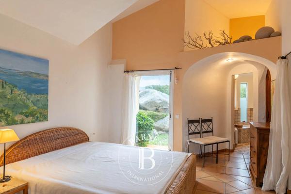 Sainte-Lucie-de-Porto-Vecchio, Villa 4 Chambres -  353 m² à vendre