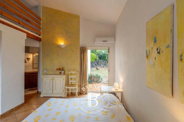 Sainte-Lucie-de-Porto-Vecchio, Villa 4 Chambres -  353 m² à vendre