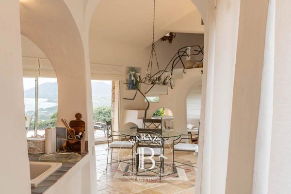 Sainte-Lucie-de-Porto-Vecchio, Villa 4 Chambres -  353 m² à vendre