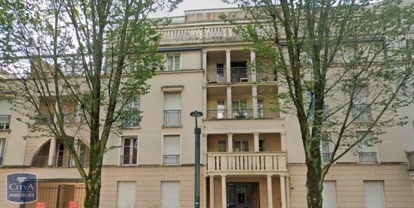 Location parking Serris (77700)