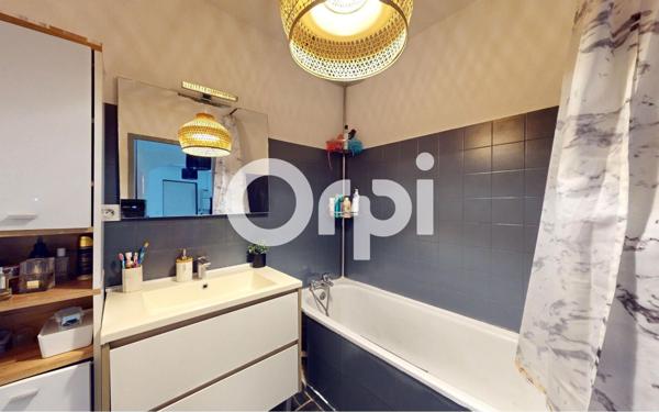 Appartement à vendre    4 pièces • 80,45 m2 Bron