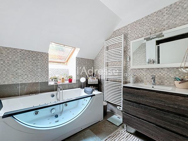 Maison Montévrain 10 pièces de 230m²