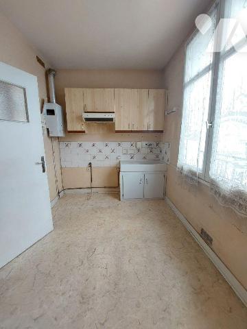 A VENDRE -  RENNES (35) - GROS POTENTIEL  de rénovation. Quartier Sainte-Thérèse (proche de la ...