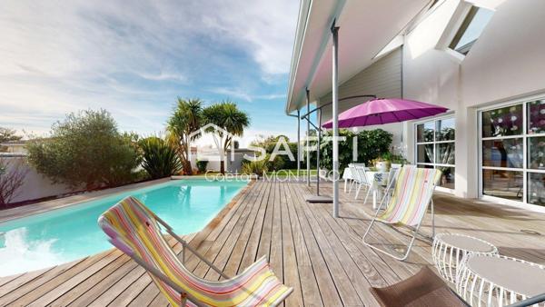 Une maison d’architecte rare à Biscarrosse, dans un environnement calme et recherché.