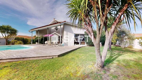 Une maison d’architecte rare à Biscarrosse, dans un environnement calme et recherché.
