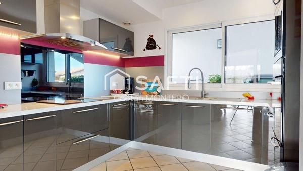 Une maison d’architecte rare à Biscarrosse, dans un environnement calme et recherché.