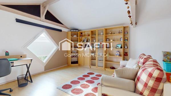 Une maison d’architecte rare à Biscarrosse, dans un environnement calme et recherché.