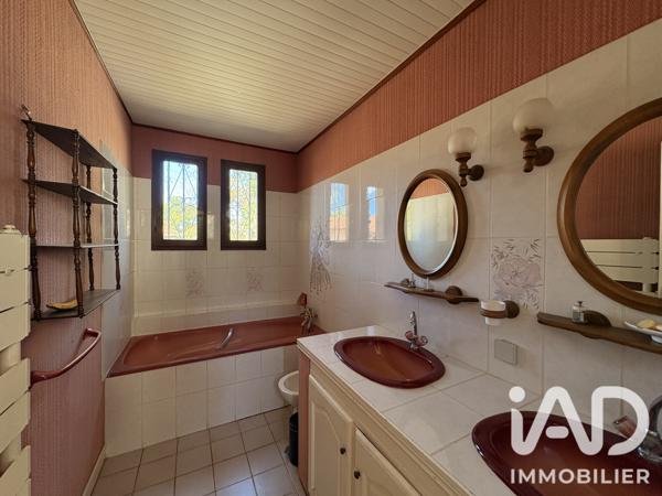 Maison à vendre 7 pièces 226 m² Saint-Loubès