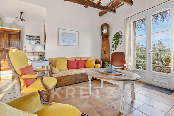 Exclusivité -Volx – Maison de charme avec jardin paysager