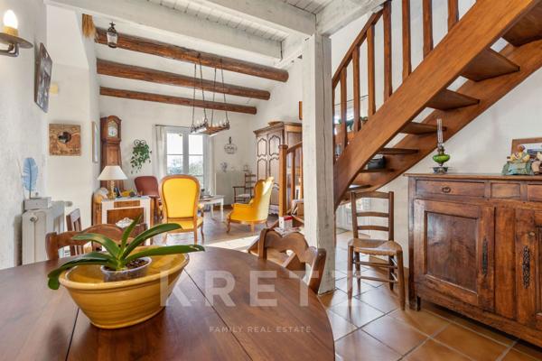 Exclusivité -Volx – Maison de charme avec jardin paysager