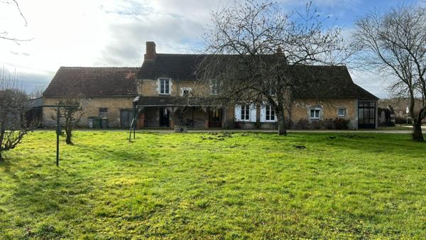 Propriété 230m2 d’habitation + 230 m2 de dépendances à rénover + annexes, sur terrain 4800m2.