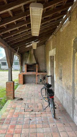 Propriété 230m2 d’habitation + 230 m2 de dépendances à rénover + annexes, sur terrain 4800m2.