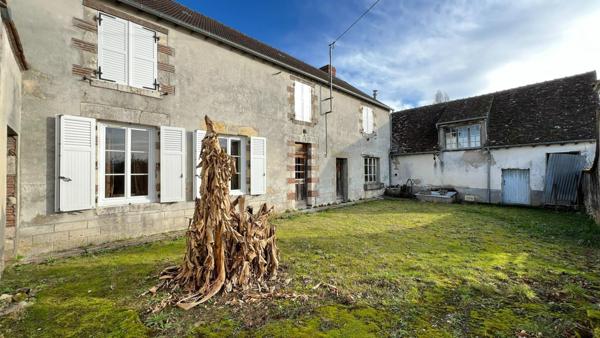 Propriété 230m2 d’habitation + 230 m2 de dépendances à rénover + annexes, sur terrain 4800m2.