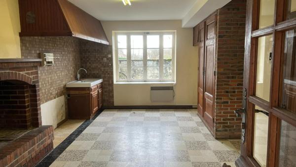 Propriété 230m2 d’habitation + 230 m2 de dépendances à rénover + annexes, sur terrain 4800m2.