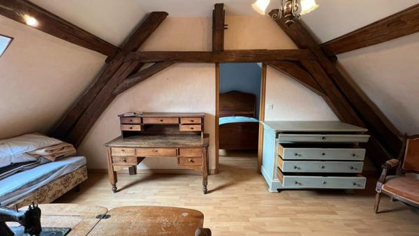 Propriété 230m2 d’habitation + 230 m2 de dépendances à rénover + annexes, sur terrain 4800m2.