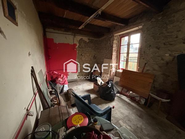 Magnifique maison de 1867 au cœur du charmant village de Magnat-l’Étrange