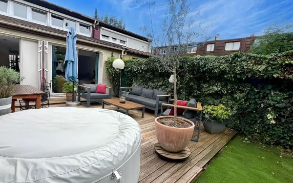 Maison à vendre    6 pièces •  La Queue-en-Brie