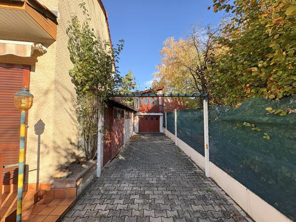 Maison
                                                                                                                                                                                                                                                                                                                        5 pièce(s)                                                                                                                                                                                                          3 chambre(s)                                                                                                                                                                                                          102  m²