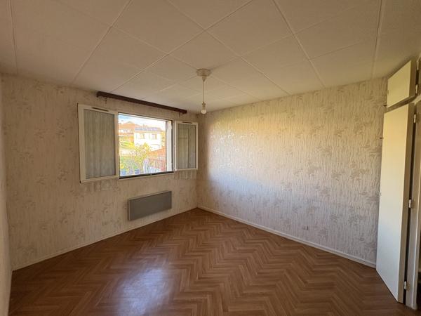 Maison
                                                                                                                                                                                                                                                                                                                        5 pièce(s)                                                                                                                                                                                                          3 chambre(s)                                                                                                                                                                                                          102  m²