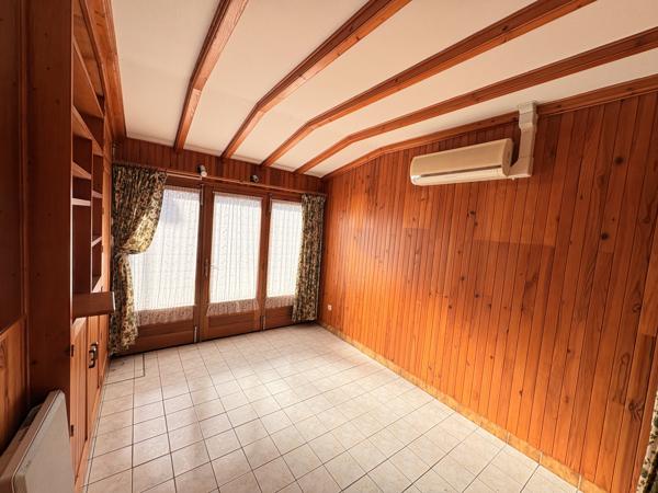 Maison
                                                                                                                                                                                                                                                                                                                        5 pièce(s)                                                                                                                                                                                                          3 chambre(s)                                                                                                                                                                                                          102  m²