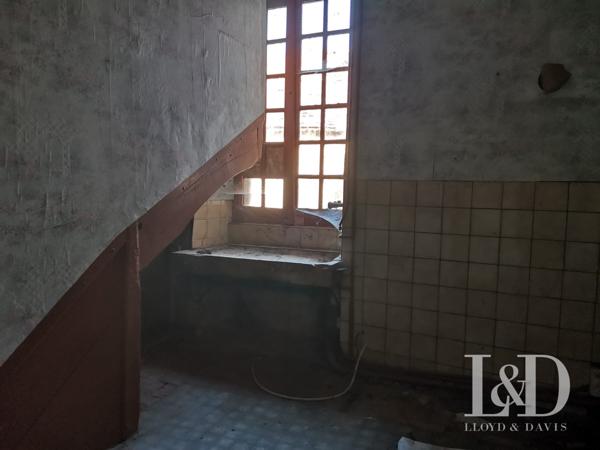 ANCIEN RELAIS DE POSTE A RÉNOVER