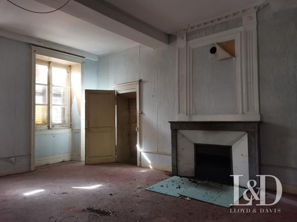 ANCIEN RELAIS DE POSTE A RÉNOVER