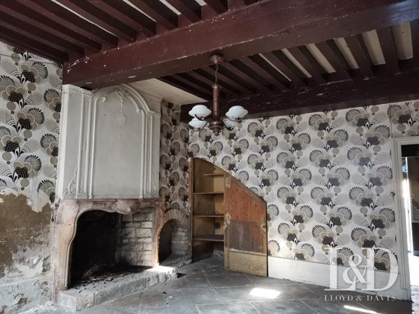 ANCIEN RELAIS DE POSTE A RÉNOVER