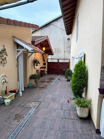 Maison de ville avec jardin et garage