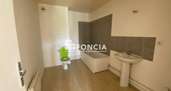Location Appartement 2 pièces 45.83 m² - Corbeil-essonnes 91100