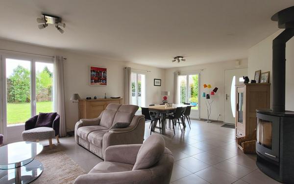 Maison à vendre    6 pièces •  Fay-aux-Loges