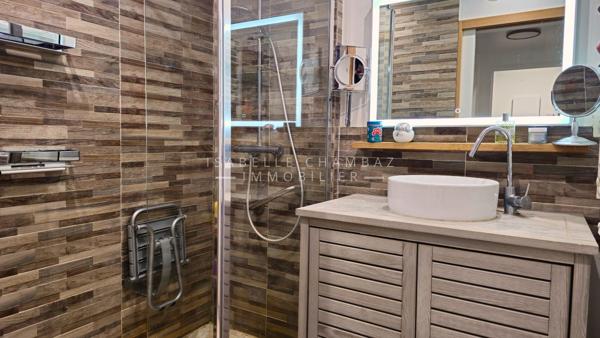 Appartement
         3 pièces
        - 65 m² Exclusivité 365 000 € *