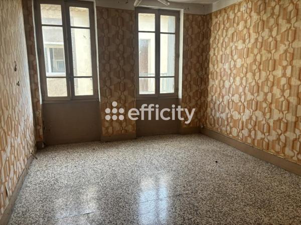 Maison
         5 pièces
        - 103 m² 61 000 € *