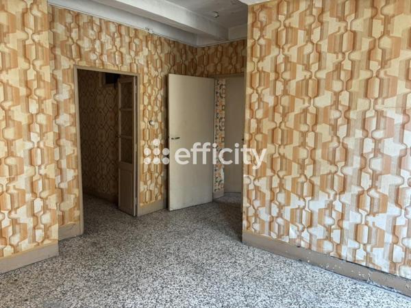 Maison
         5 pièces
        - 103 m² 61 000 € *
