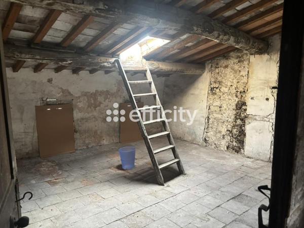 Maison
         5 pièces
        - 103 m² 61 000 € *